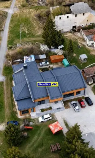 Pohostinstvo na predaj s veľkým pozemkom pri Jasenskej dolin