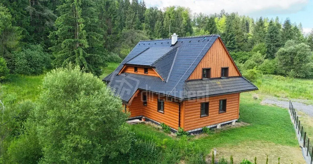 Krásny zrub pri Liptovskej Mare tesne pred dokončením