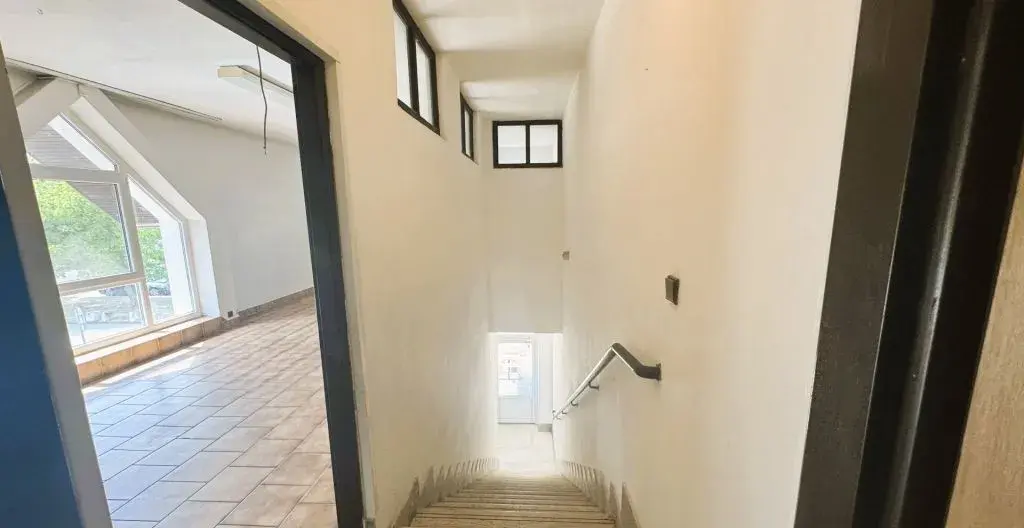 Centrum Trebišova, 3 podlažia 2 vstupy, investičný potenciál