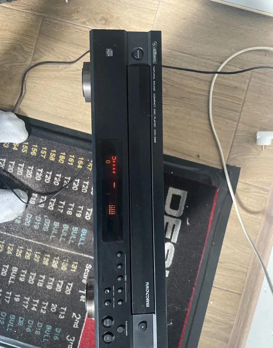 Yamaha cdc-585