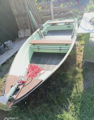 Čln, lodný motor, sonar.zavažacia loďka