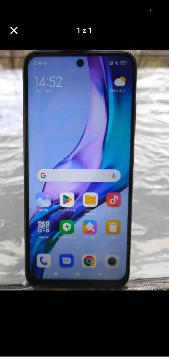 Na predaj smartfón. Model vyniká veľkým Full HD+ di