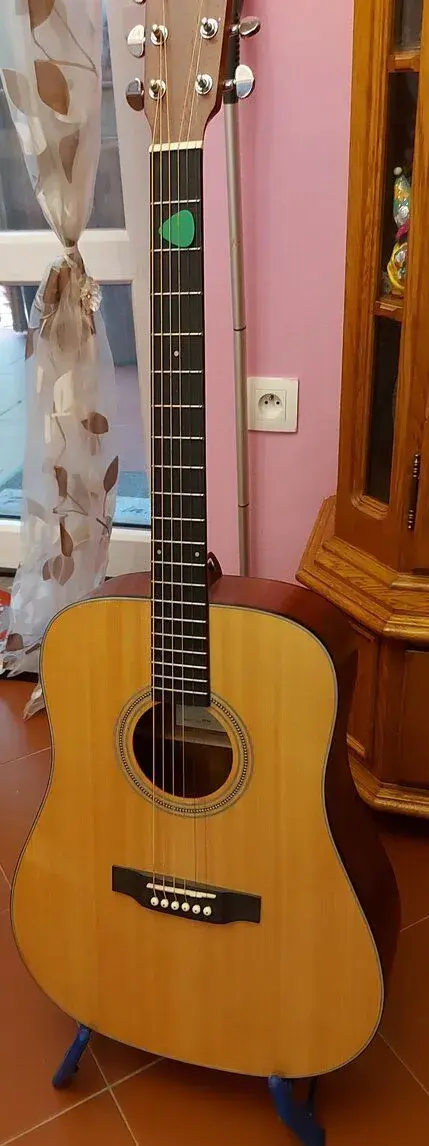 Akustická gitara