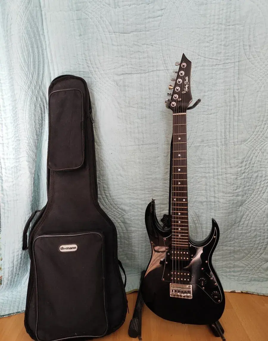 Shortscale elektrická gitara (3/4)