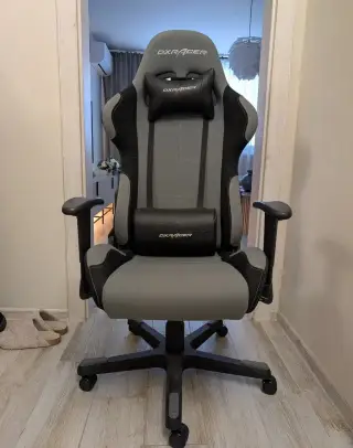 Stoličku/kreslo DXRacer Formula v látkovom prevedení