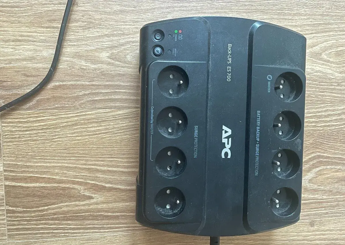 UPS APC ES 700