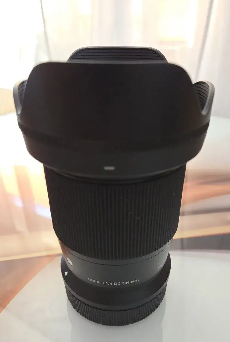 Sigma 16mm f/1,4 DC DN pre Canon RF