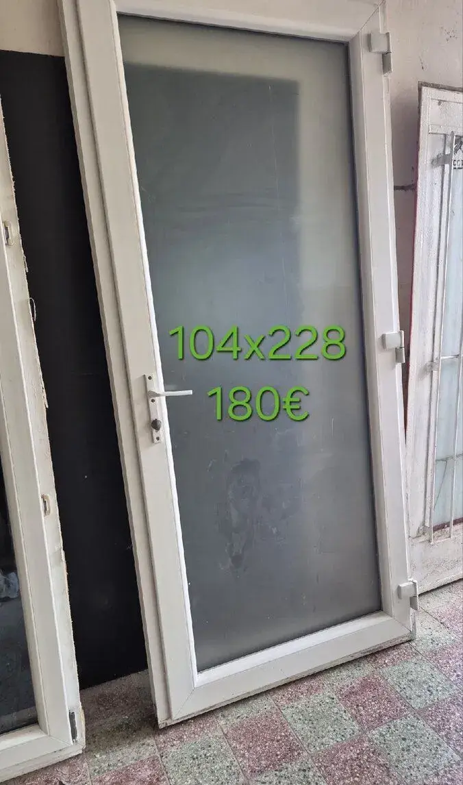 Exteriérové plastové dvere