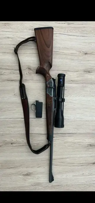 Blaser R8 Lux 8x57js