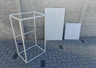 Variabilný foto stolík