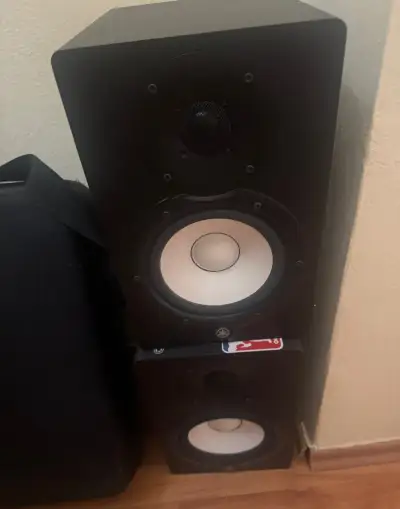 Yamaha HS7