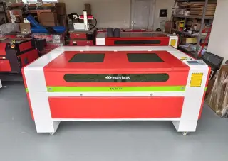 Veľký a silný 130W Co2 laser 1400x900mm, gravírka