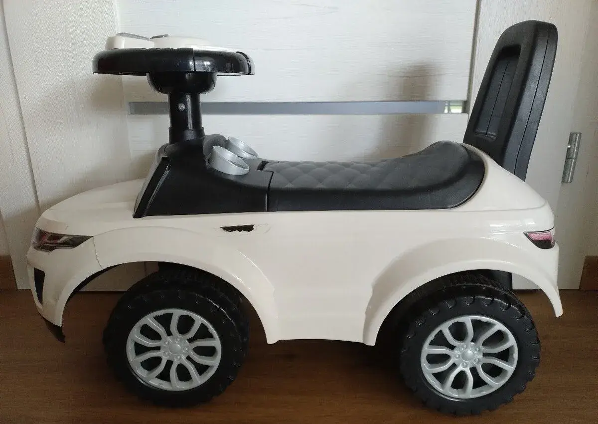 Detské odrážadlo SUV Baby Mix biele