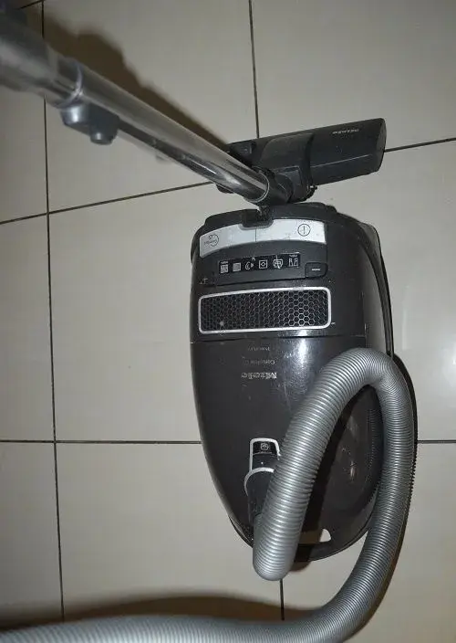 Velmi kvalitny vysavac MIELE