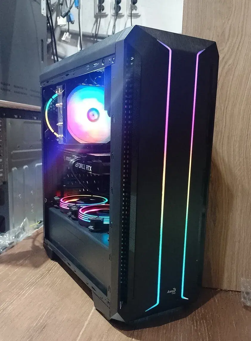 Výkonný herný PC / i7-10700F+RTX 3060 12GB+32GB RAM+512 SSD
