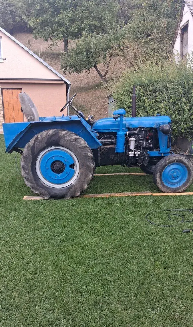 Zetor 25
