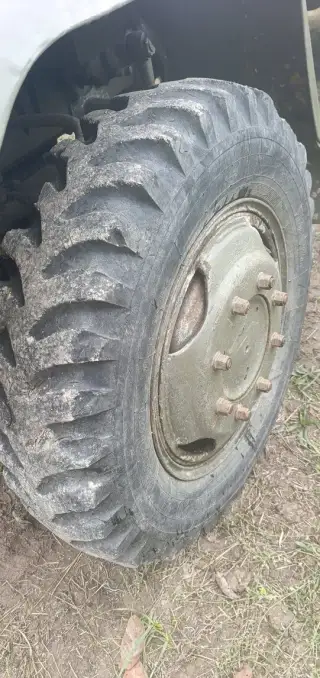Pneu 8,25-20 v3s