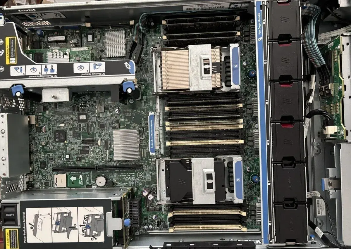 #65 - HP DL380 G8/1x Intel Xeon e5 2643/64GB RAM/12x 1gbit