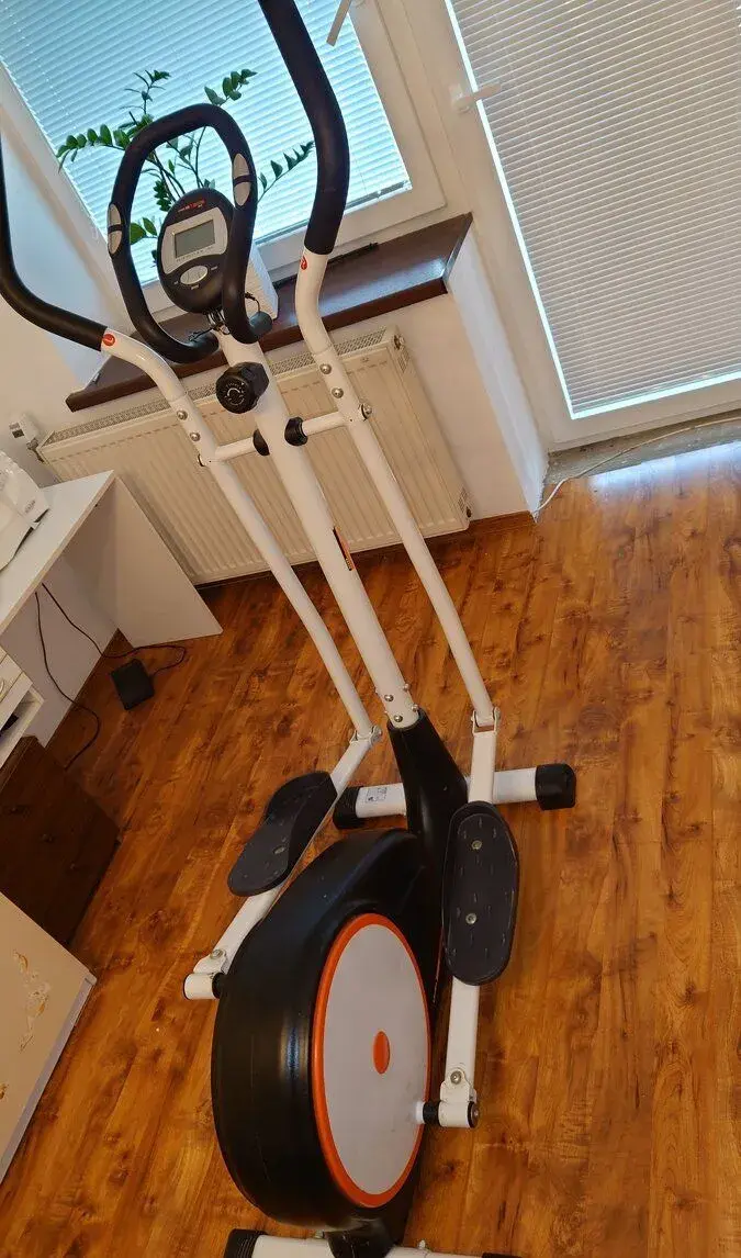 Magnetický elastický trenažér