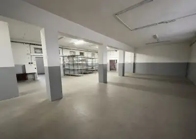 Skladovo-výrobný objekt 2 500 m², rampa, 3 brány v Martine