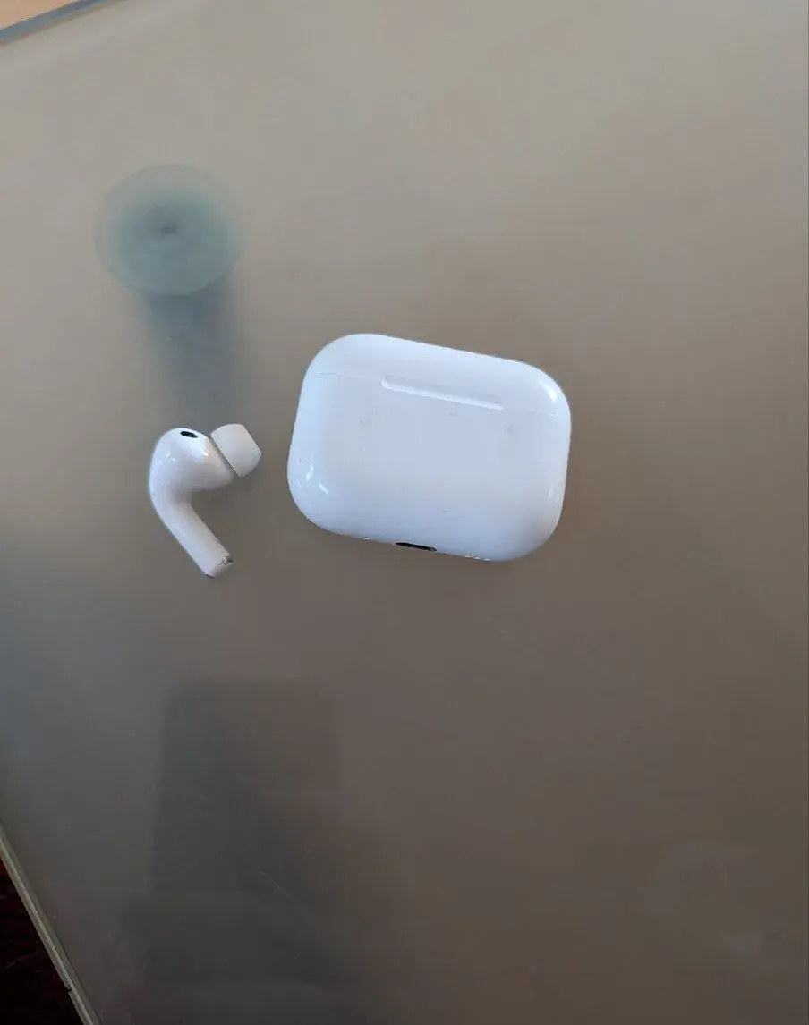 Ľavé slúchadlo Apple Airpods Pro 3.generácie