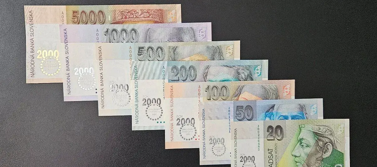 UNC Bimilenium sada bankoviek