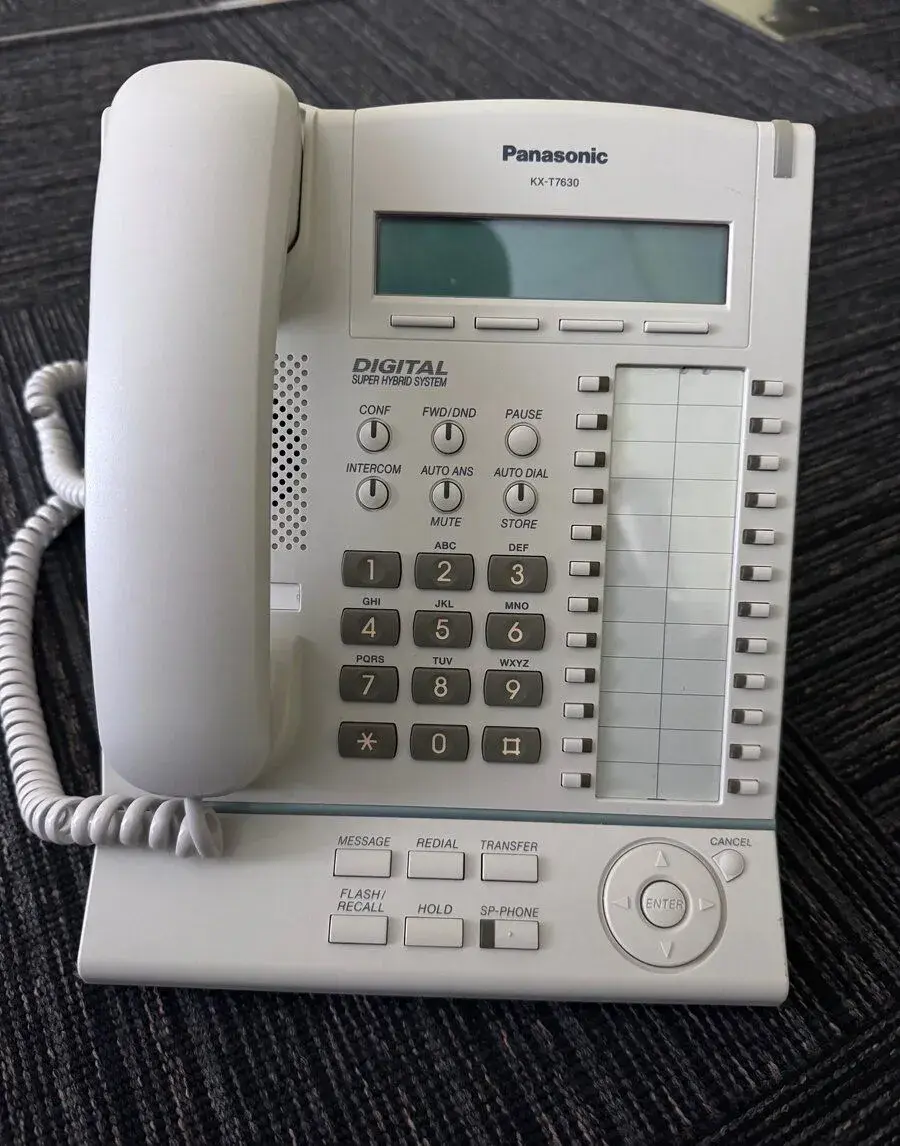 Panosonic ustredna KX-T7630, T7665 4x