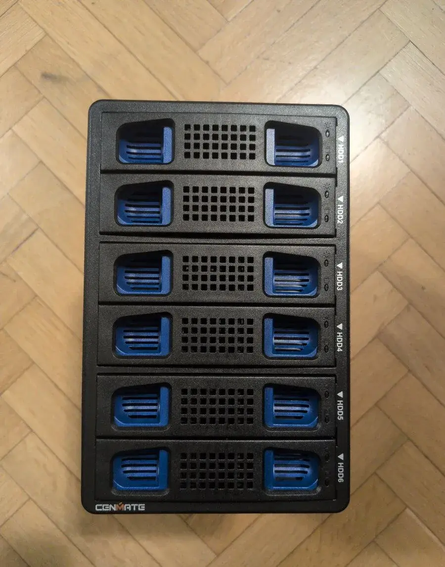 CENMATE 10Gbps Aluminium 6 Bay DAS