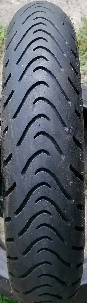 110/70 r17 moto pneu