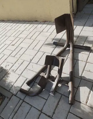 Držiak pre moto