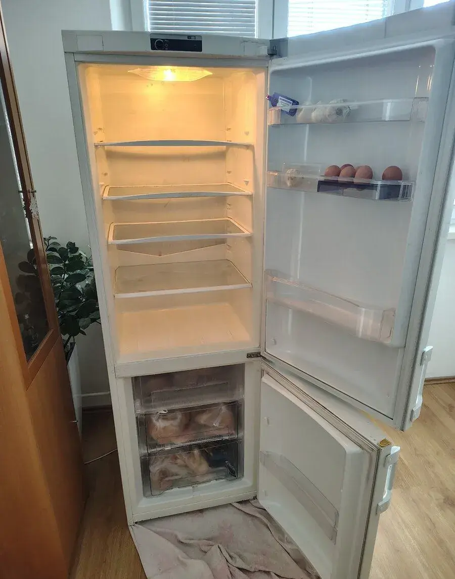 Chladnicku s mrazmickou