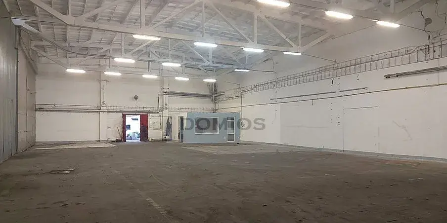 Výrobno-skladové priestory (624 m2, nakladacia rampa, KE-J)