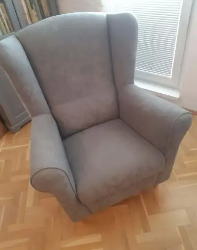 Ušiak kreslo