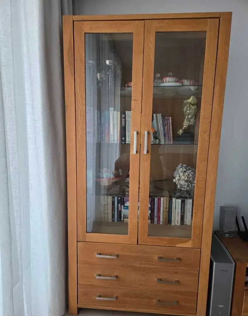 Presklená skriňa
