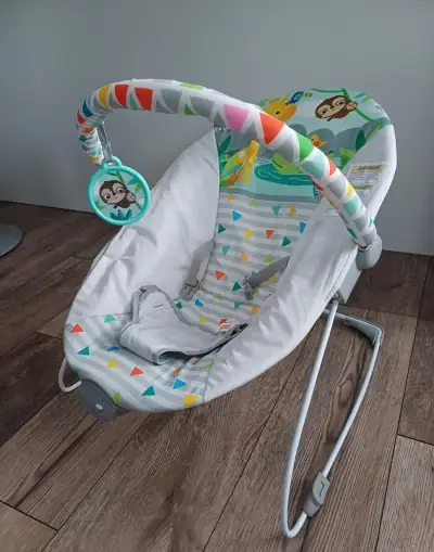 Detske hojdacie lehátko.