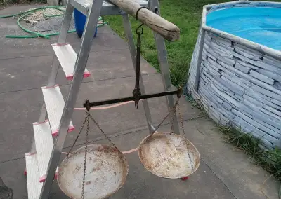 Starožitné závesné váhy
