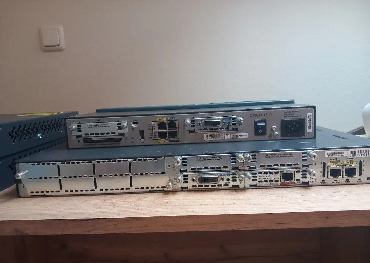 Cisco LAB, 2x Catalyst 3750, Cisco C2811, Cisco C1841