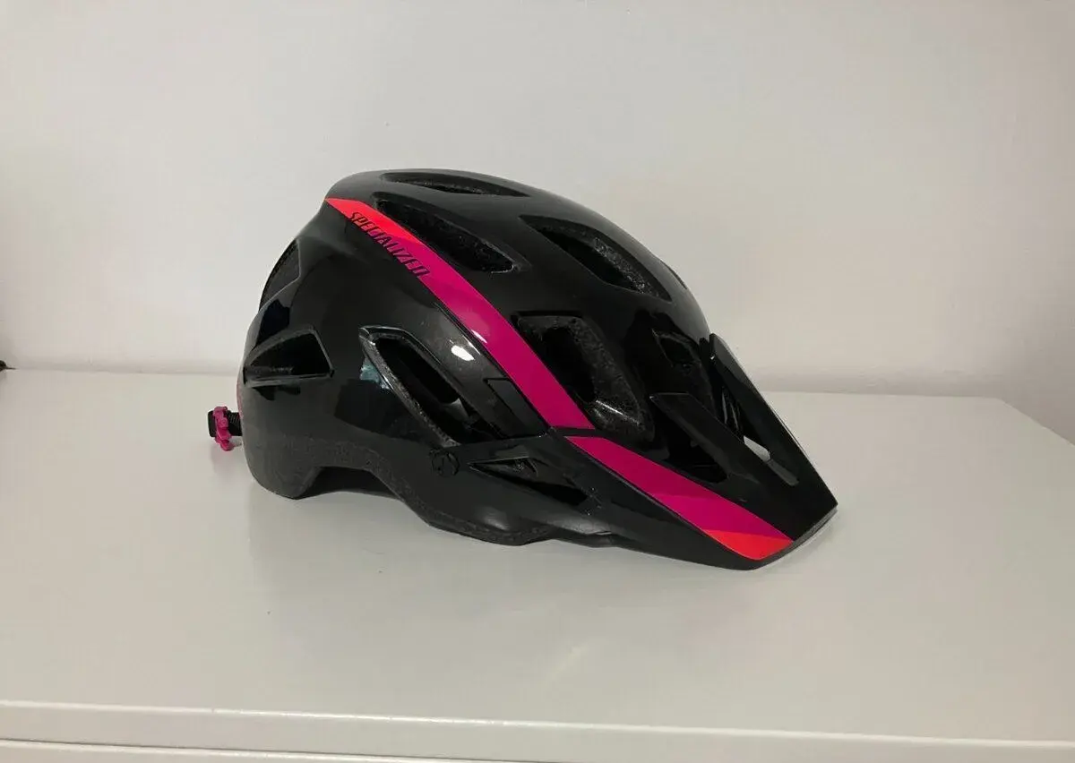 dámska cyklistická prilba Specialized