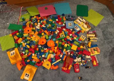 VEĽKÁ ZBIERKA LEGO DUPLO + KOMPATIBILNÉ KOCKY, ZVIERATKA