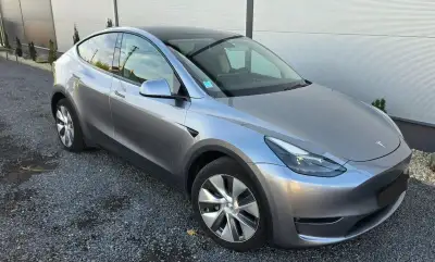 Tesla Model – 192 000 km