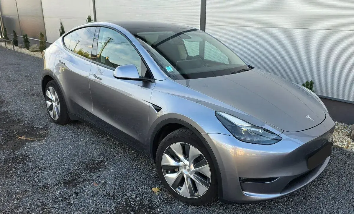 Tesla Model – 192 000 km