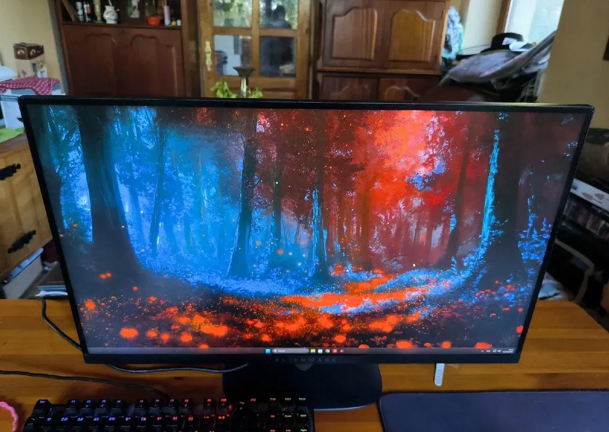 Herný monitor Alienware IPS 27" QHD 180Hz HDR G & Free Sync