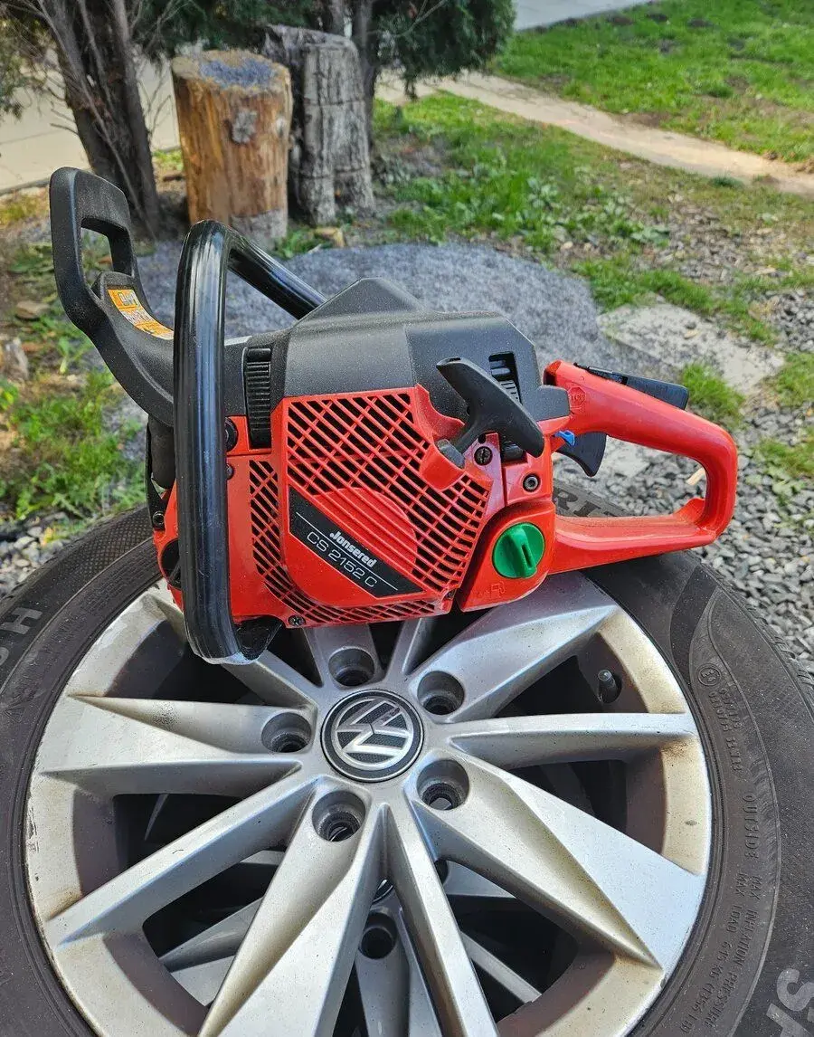 Motorova pila Jonsered cs 2152