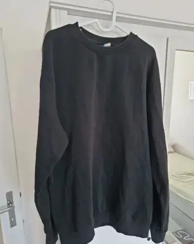 Čierna mikina H&M Divided bez kapucne – veľkosť L