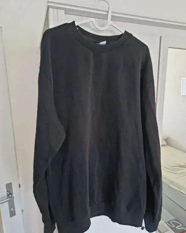 Čierna mikina H&M Divided bez kapucne – veľkosť L