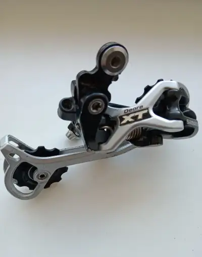 Prehadzovačka Shimano Deore XT 9s.