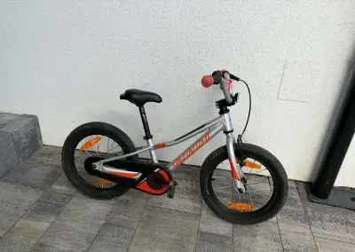 detskybicykel SPECIALIZED
