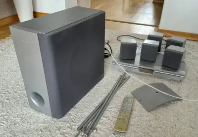 Domáce kino SONY s DVD prehrávačom a príslušenstvom