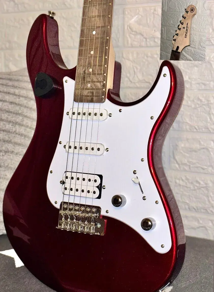 Yamaha Pacifica 012