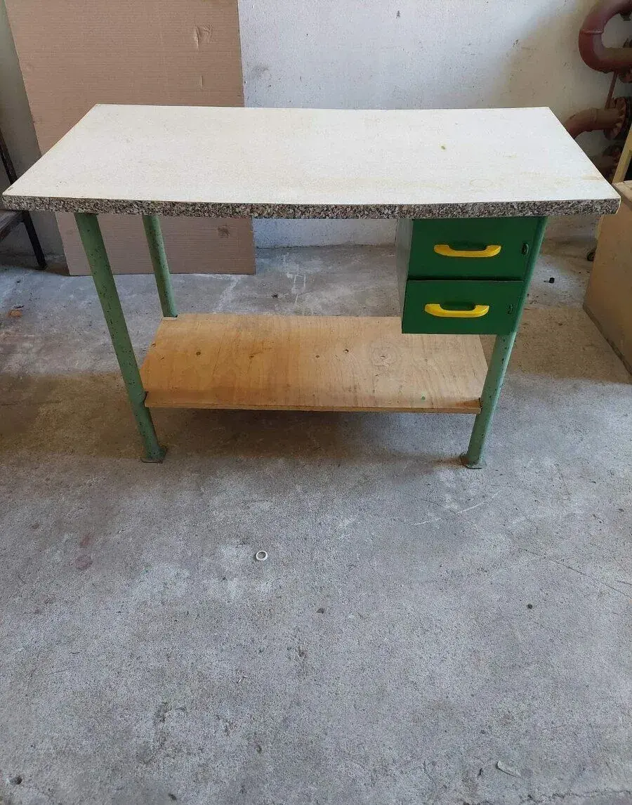 Pracovný stolik